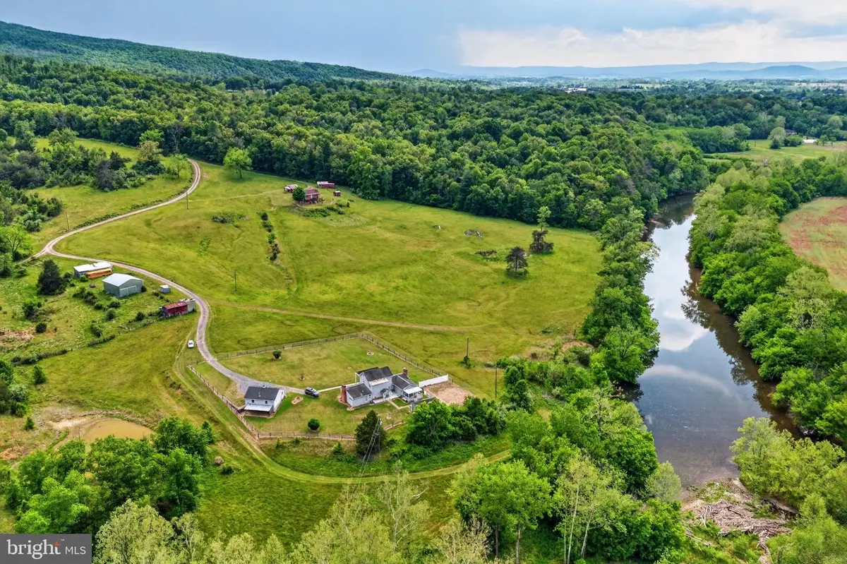 795 Hideaway Farms Rd, Edinburg, VA 22824 - #1