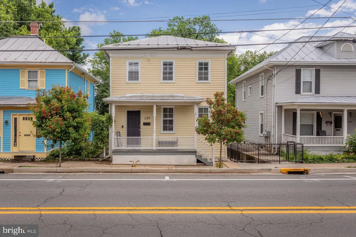 234 N Main St, Woodstock, VA 22664 - #1