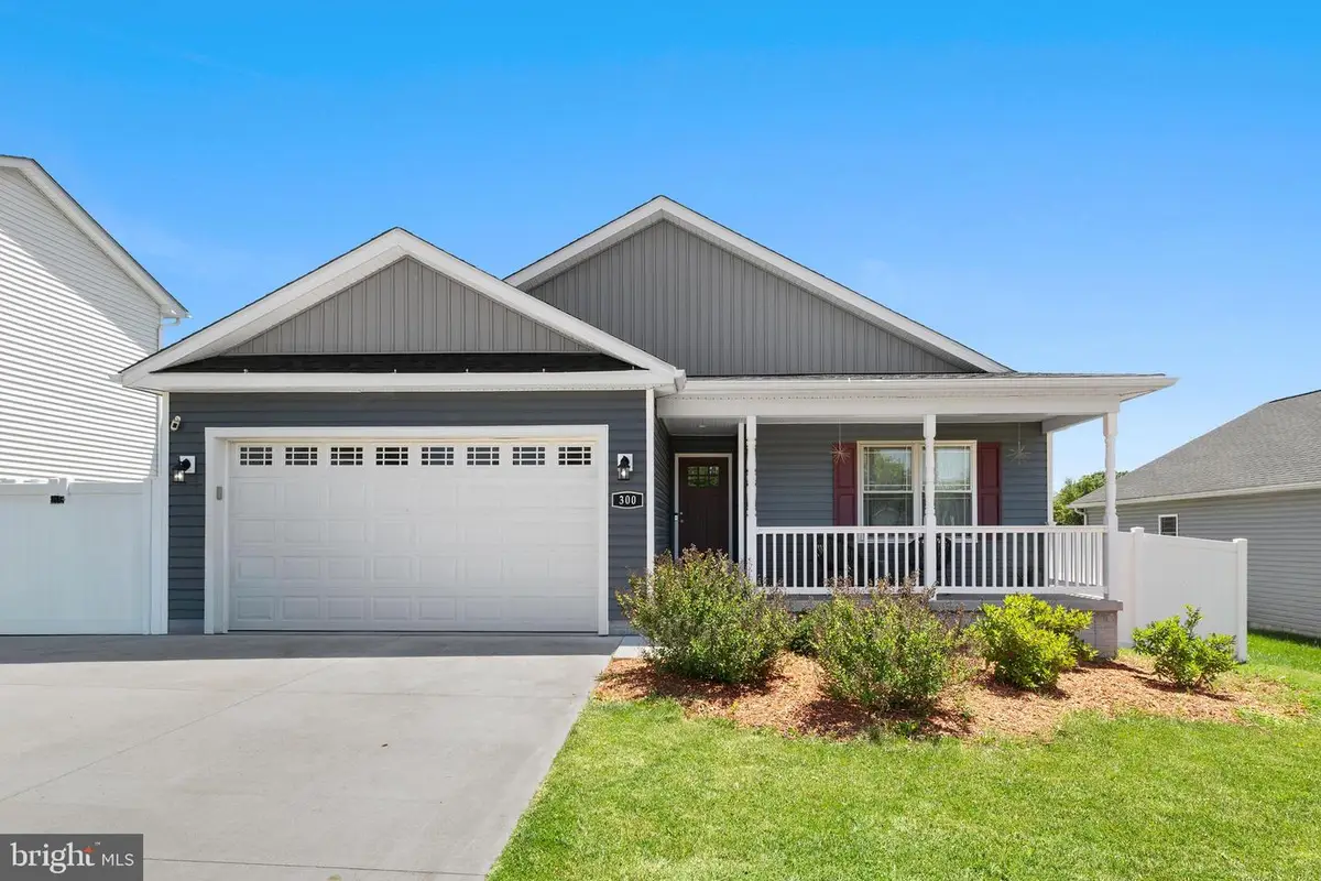 300 Stonewall St, Strasburg, VA 22657 - #1