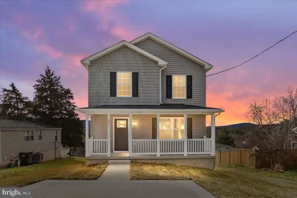 201 East Locust St, WOODSTOCK, VA 22664