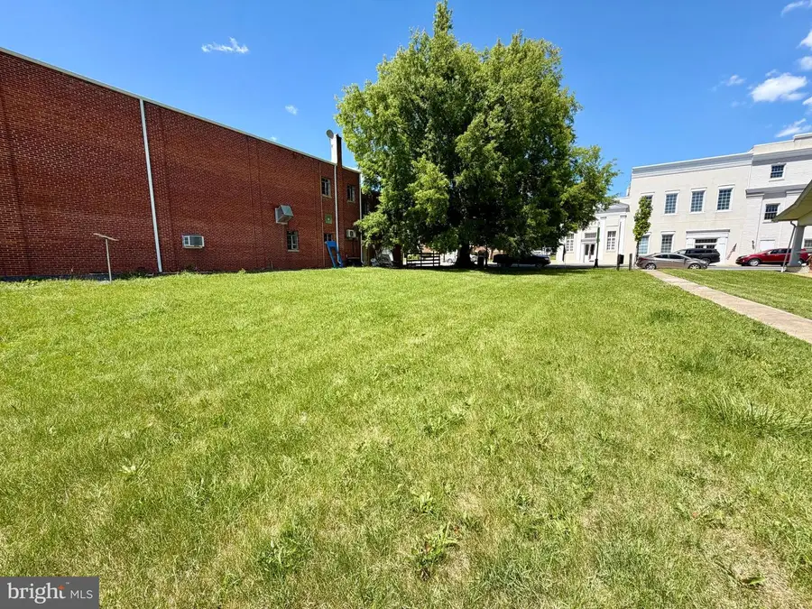 W King St, Strasburg, VA 22657 - #3
