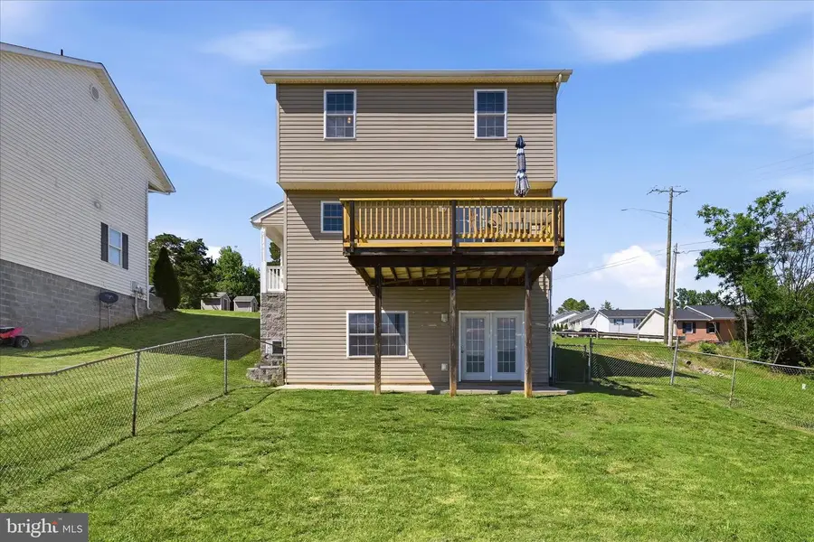 556 Thompson St, Strasburg, VA 22657 - #2