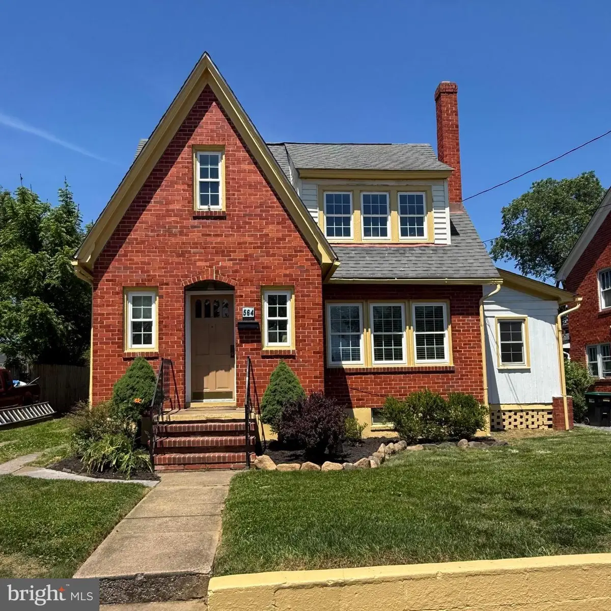 564 Orchard St, Strasburg, VA 22657 - #1