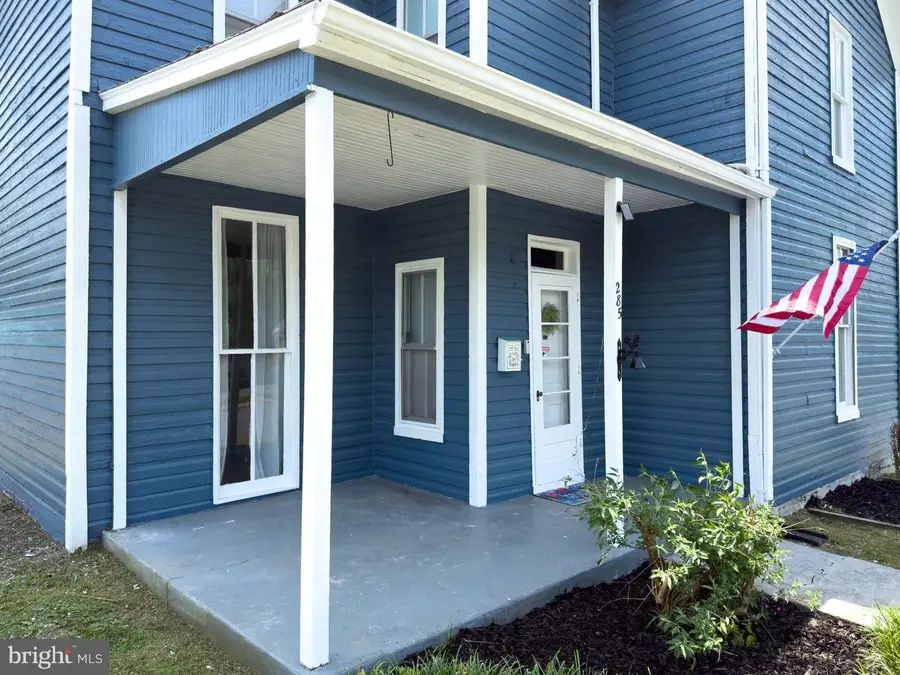 285 S Massanutten St, Strasburg, VA 22657 - #2