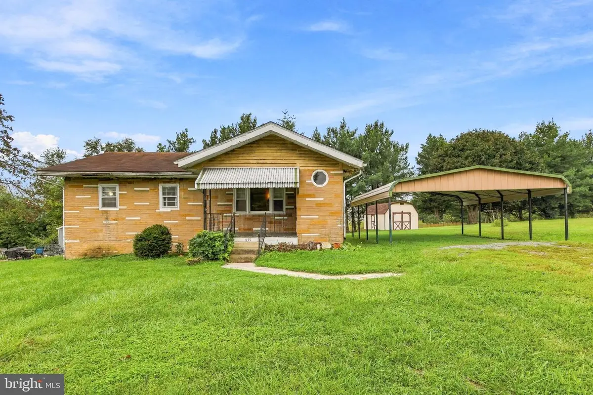 255 Nelson St, Mount Jackson, VA 22842 - #1