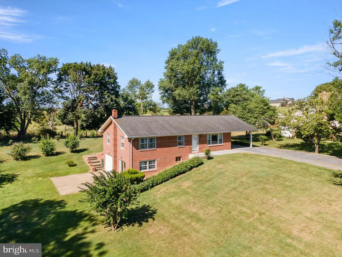 538 Mill Rd, Woodstock, VA 22664 - #1