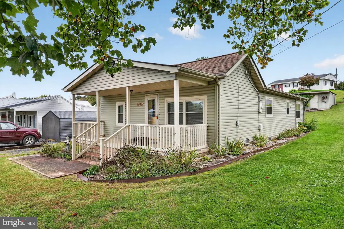 6161 Randall St, Mount Jackson, VA 22842 - #1