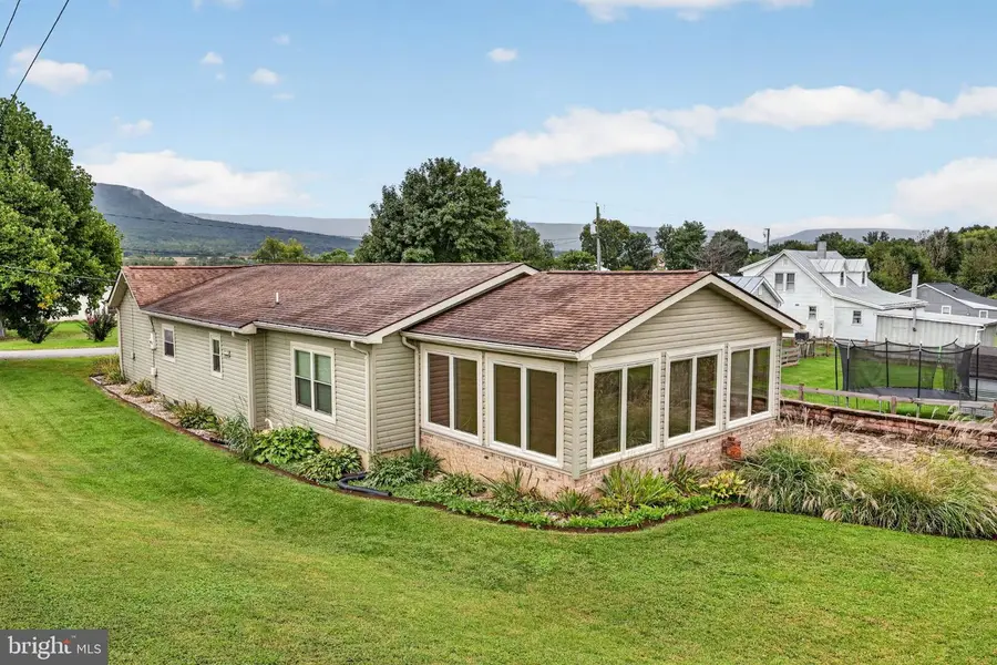 6161 Randall St, Mount Jackson, VA 22842 - #3
