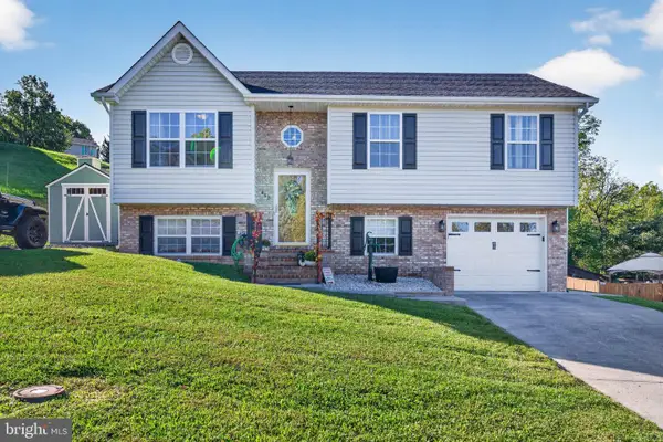450 E Fairchild Dr, STRASBURG, VA 22657