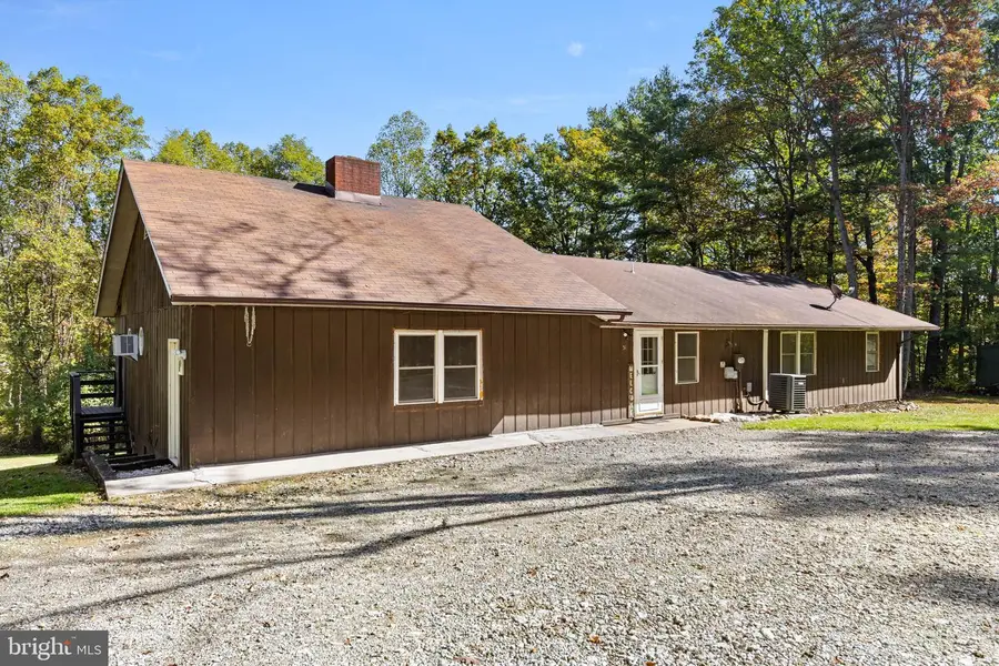 51 Sarah Ln, Basye, VA 22810 - #3