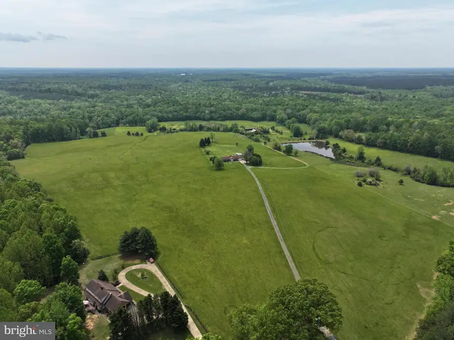 10504 Robert E Lee Dr, Spotsylvania, VA 22551 - Image #2