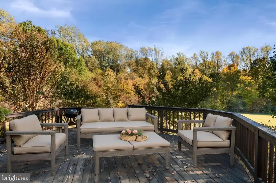 10746 Greenbriar Ln, Spotsylvania, VA 22553 - Image #2