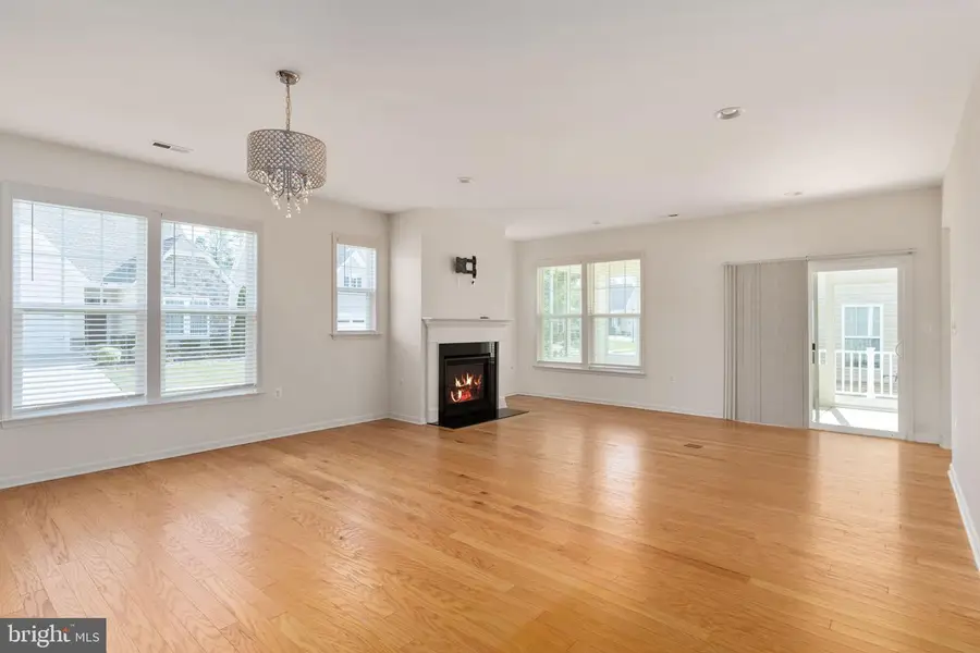 12211 Glen Oaks Dr, Fredericksburg, VA 22407 - Image #2