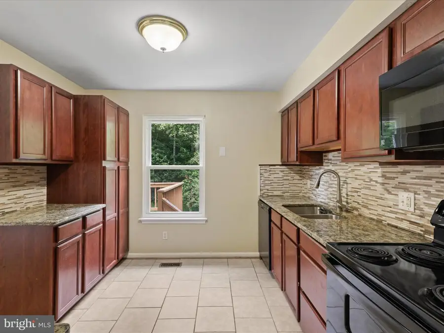 10611 Cobblestone Dr, Spotsylvania, VA 22553 - Image #2