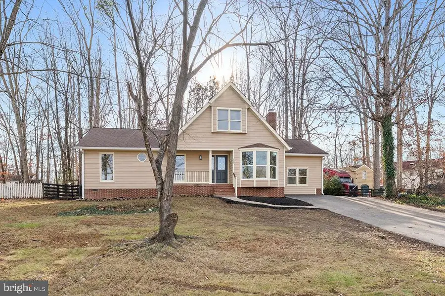 605 Lamplighter Dr, Fredericksburg, VA 22407 - Image #2