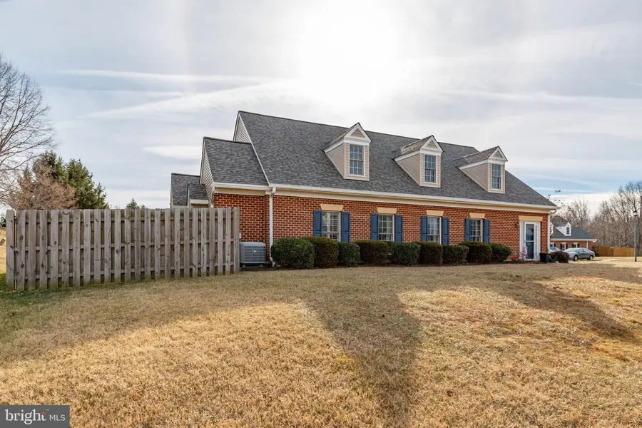 7029 Radford Dr, Fredericksburg, VA 22407 - Image #2