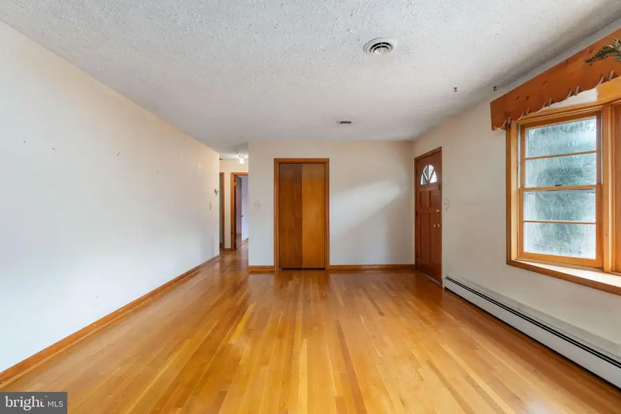 8710 Thornton Rolling Rd, Fredericksburg, VA 22408 - #3