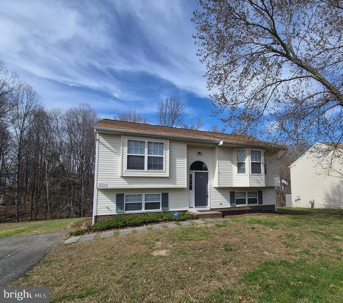 5707 Stone Meadow Dr, Fredericksburg, VA 22407 - #1