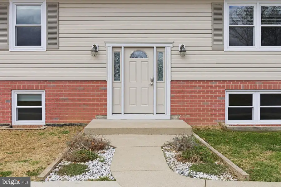 10606 Rhoads Dr, Fredericksburg, VA 22407 - #2