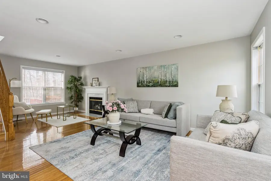 11709 Woodland View Dr, Fredericksburg, VA 22407 - #3