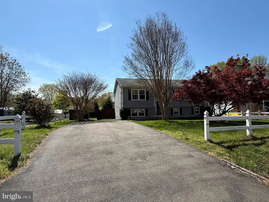 4 Jenbeck Ct, Fredericksburg, VA 22407 - #2