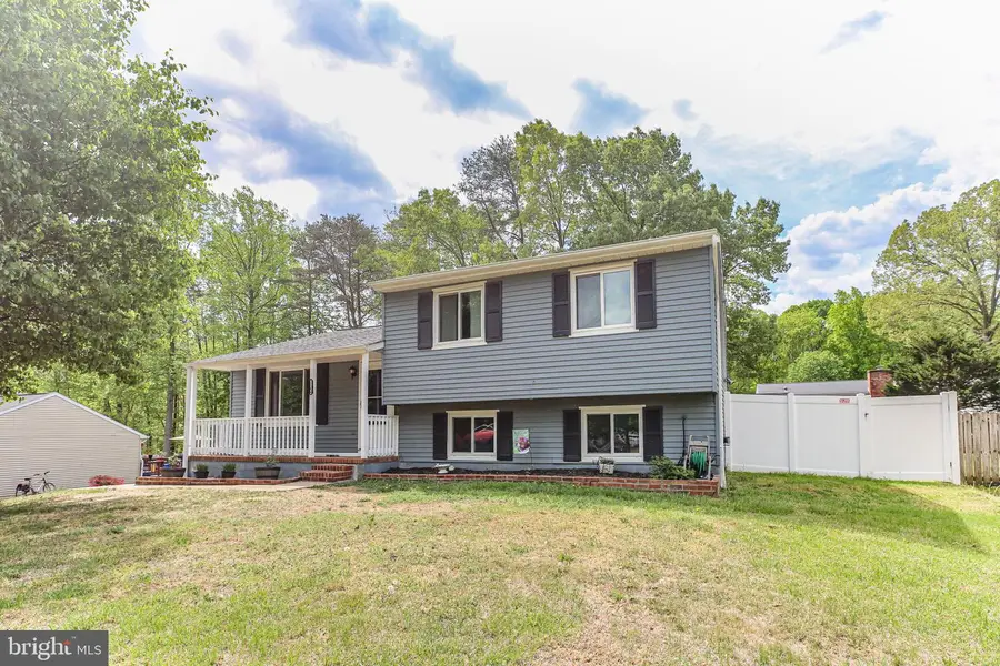 6032 Windsor Dr, Fredericksburg, VA 22407 - #3