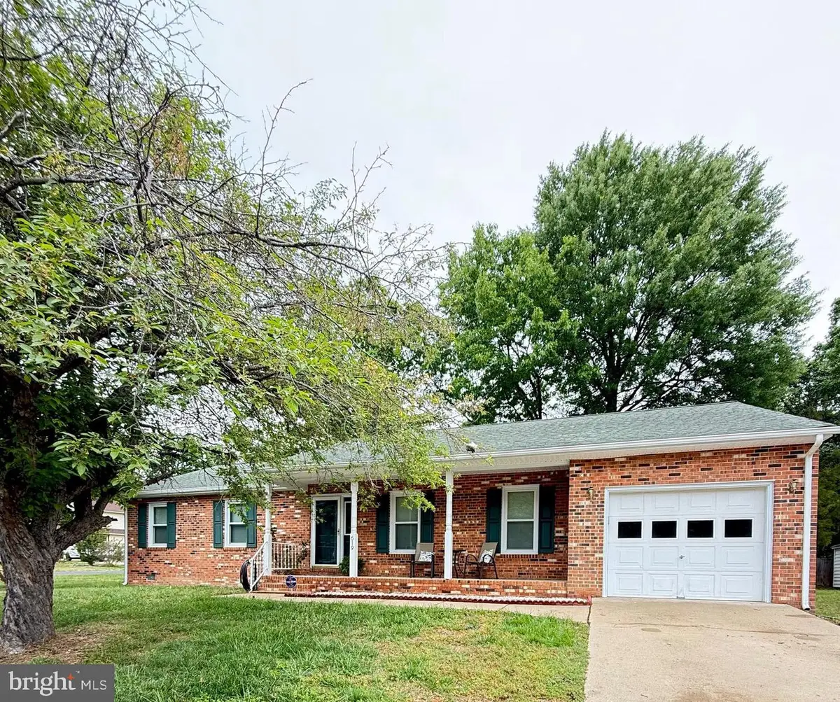 619 Shamrock Dr, Fredericksburg, VA 22407 - #1