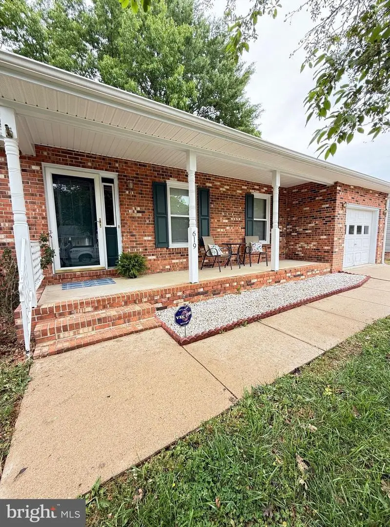 619 Shamrock Dr, Fredericksburg, VA 22407 - #3