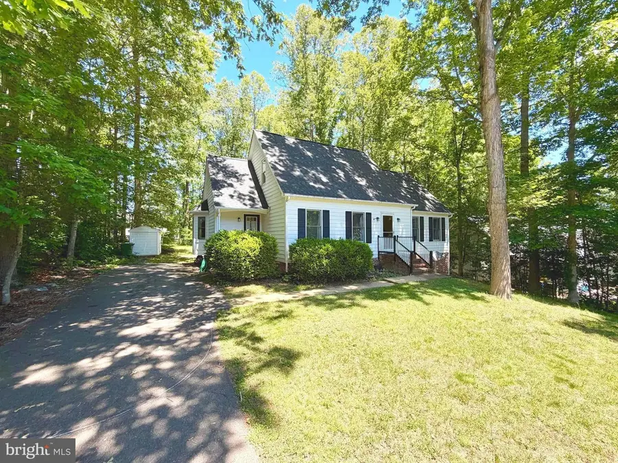 609 Stonewall Ln, Fredericksburg, VA 22407 - #2