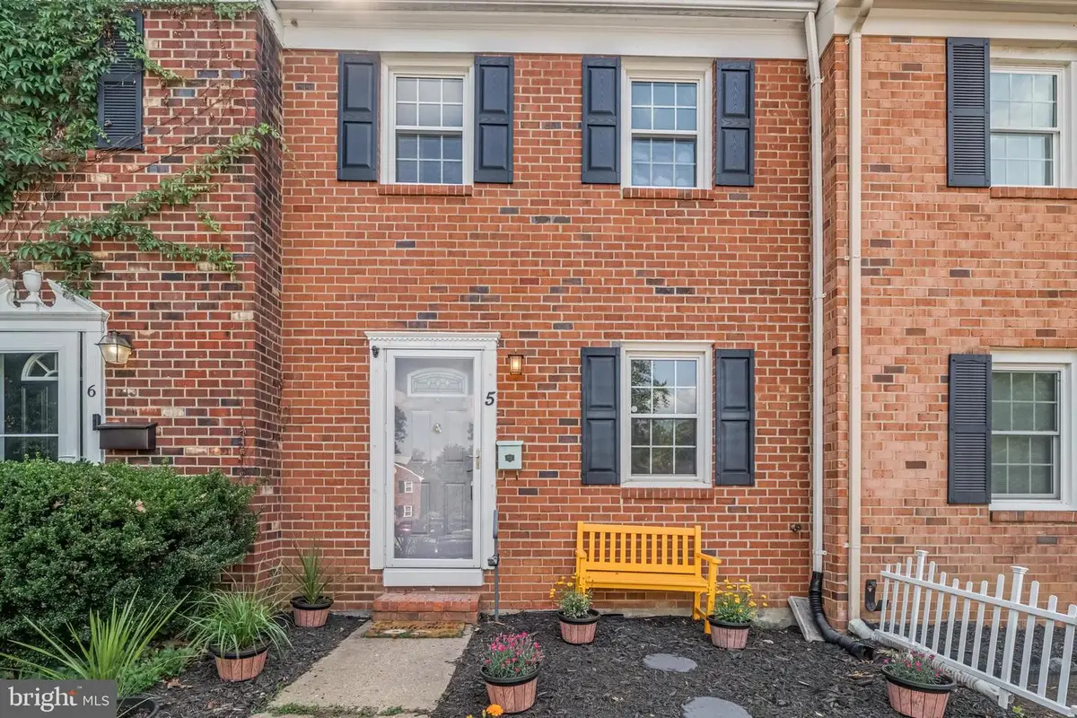 5 Bentley Ct, Fredericksburg, VA 22408 - #1