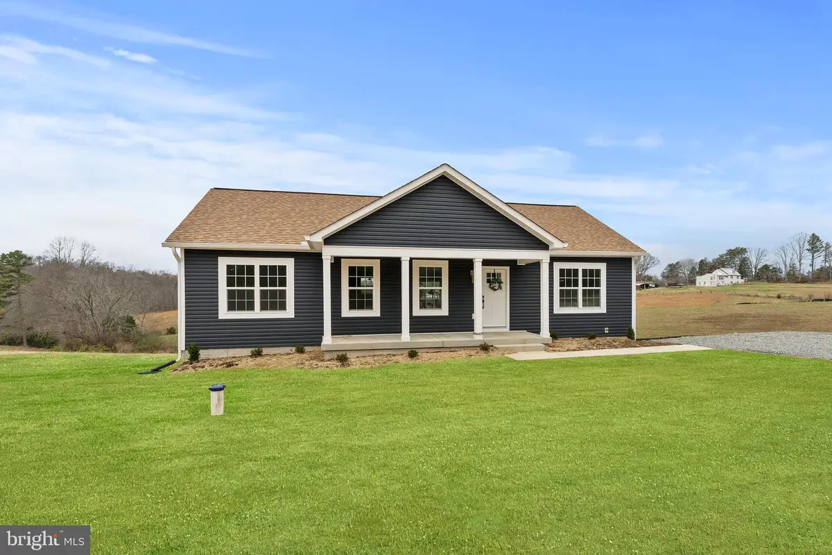 12817 Plantation Dr, Spotsylvania, VA 22551 - #1