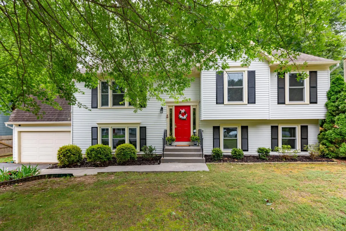 10015 Windridge Dr, Fredericksburg, VA 22407 - #1