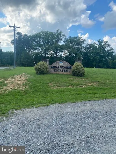 13815 Anna Woods Ct, SPOTSYLVANIA, VA 22551