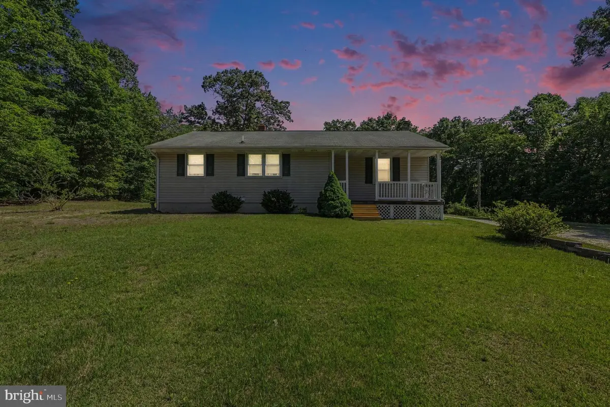 8549 Flippo Dr, Fredericksburg, VA 22408 - #1