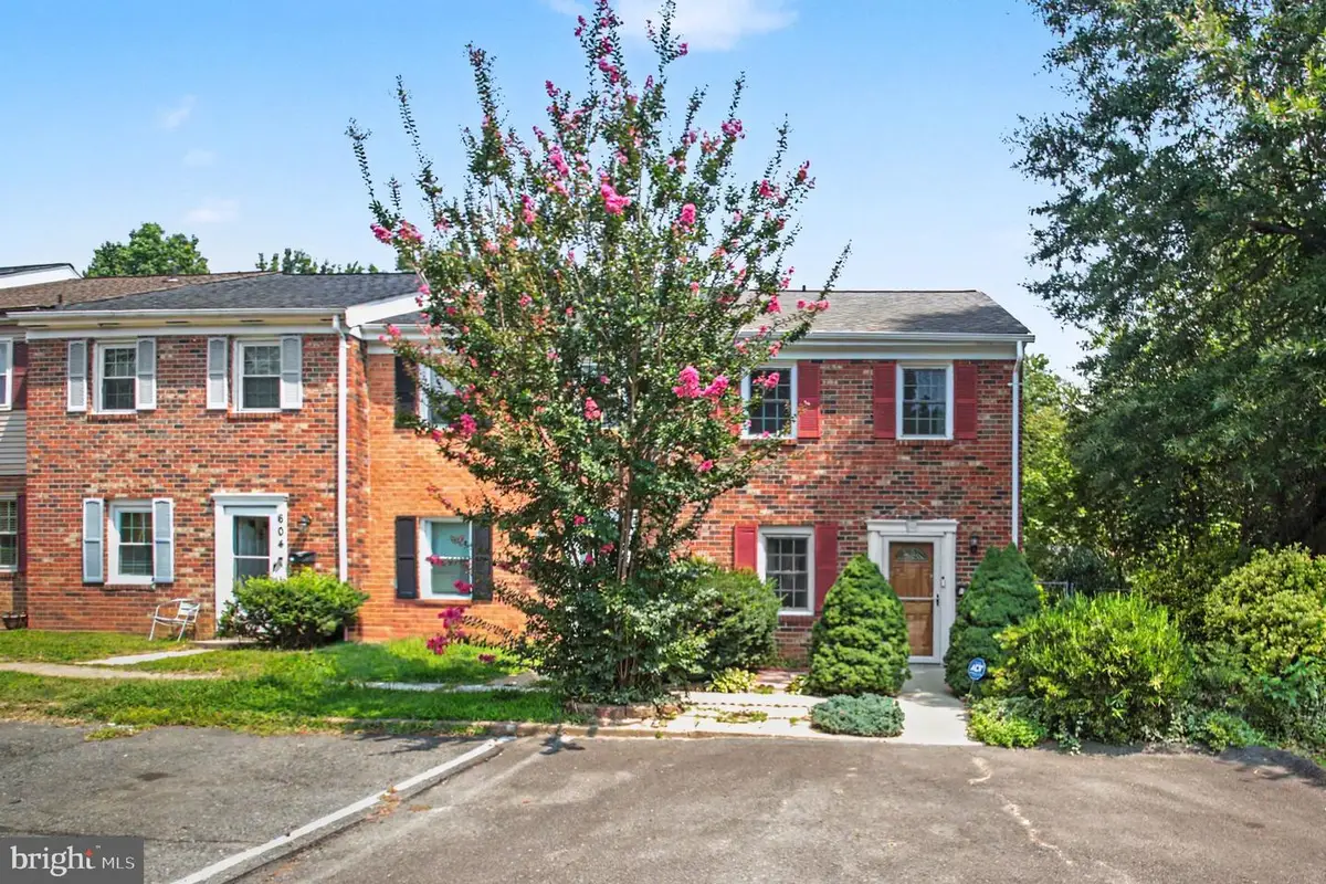 600 Olde Greenwich Cir, Fredericksburg, VA 22408 - #1