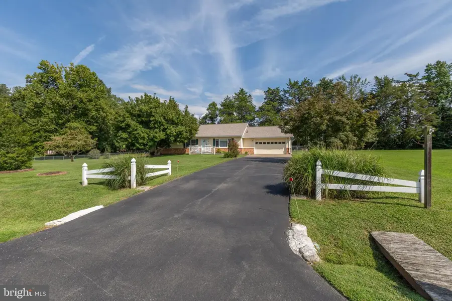 12605 Wesley Dr, Fredericksburg, VA 22407 - #3