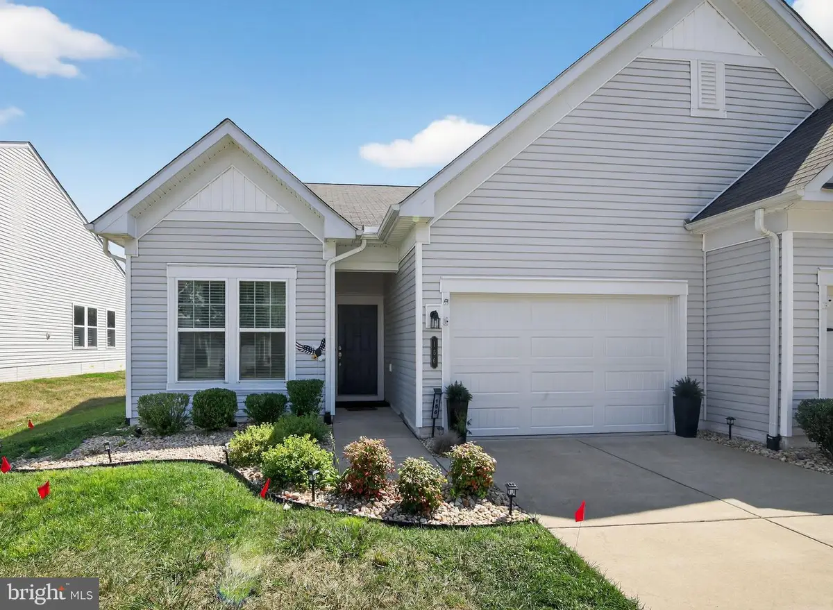 156 Long Point Dr, Fredericksburg, VA 22406 - Image #1