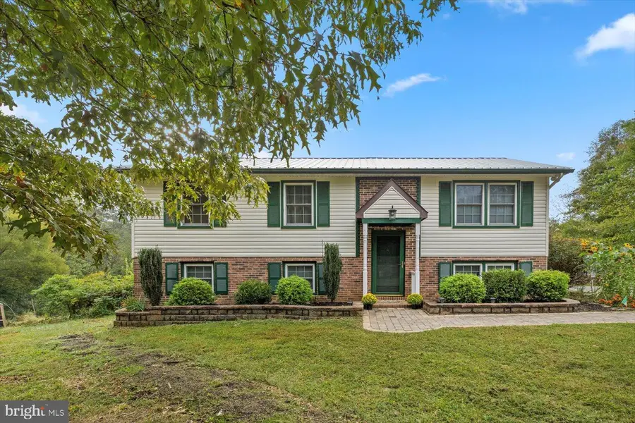 621 Holly Corner Rd, Fredericksburg, VA 22406 - Image #2