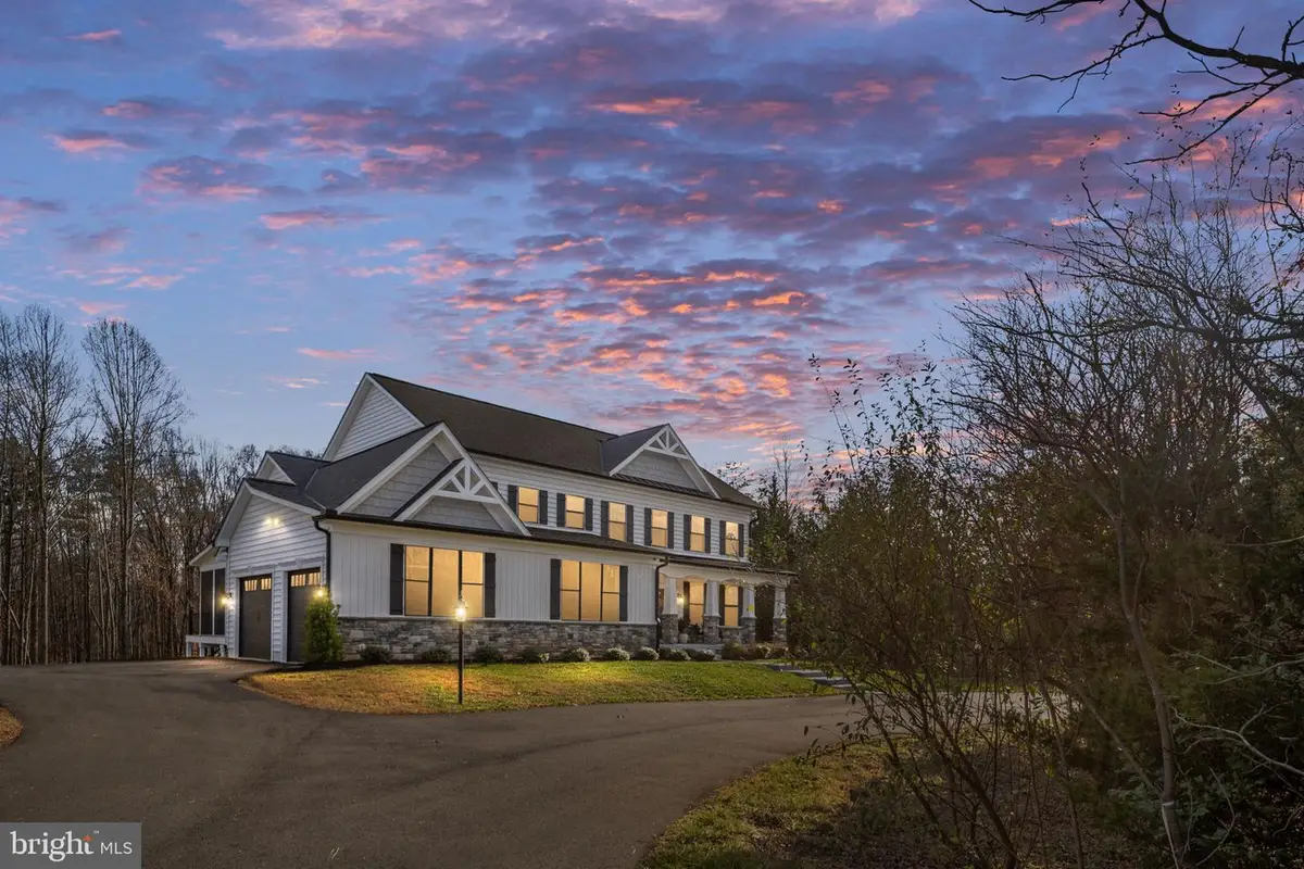 301 Kingdom Dr, Fredericksburg, VA 22406 - Image #1