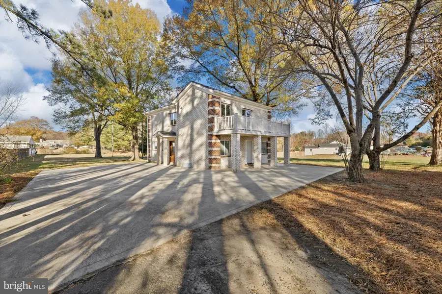 44 Ravenwood Dr, Fredericksburg, VA 22406 - Image #2