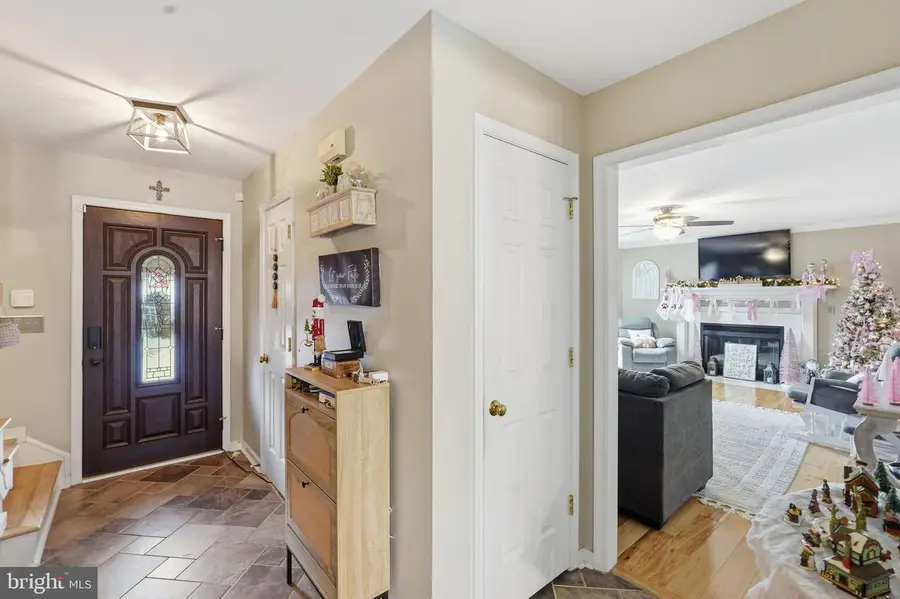 2076 Aquia Dr, Stafford, VA 22554 - Image #2