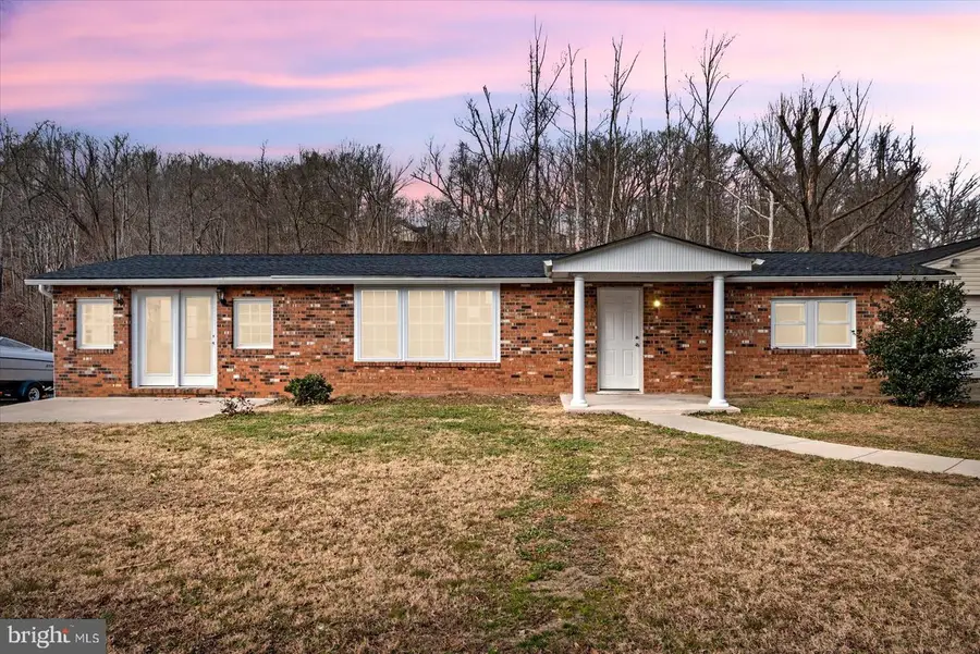 27 Truslow Rd, Fredericksburg, VA 22405 - Image #2