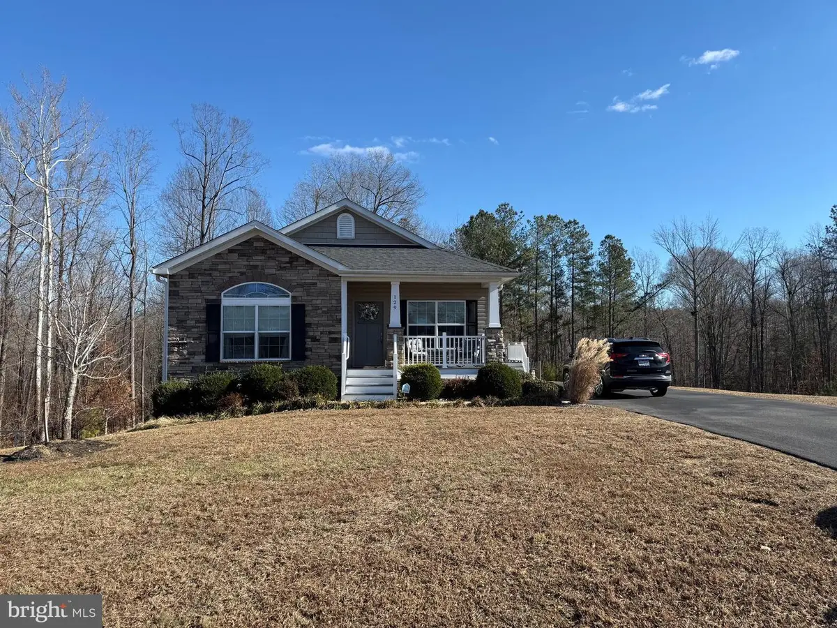 129 Hickory Hill Overlook Ct, Fredericksburg, VA 22405 - Image #1