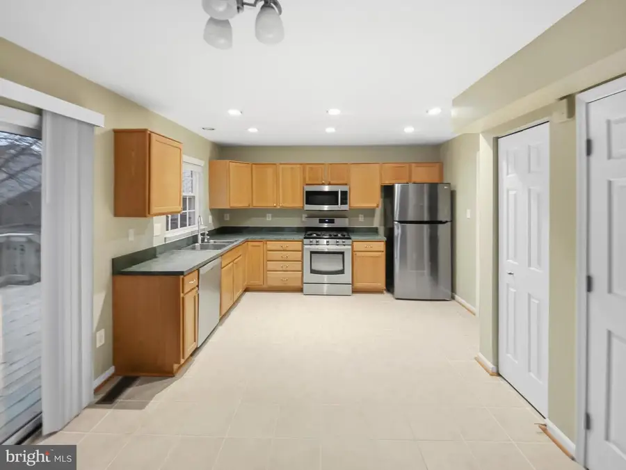 6 Emerald Dr, Fredericksburg, VA 22406 - Image #2