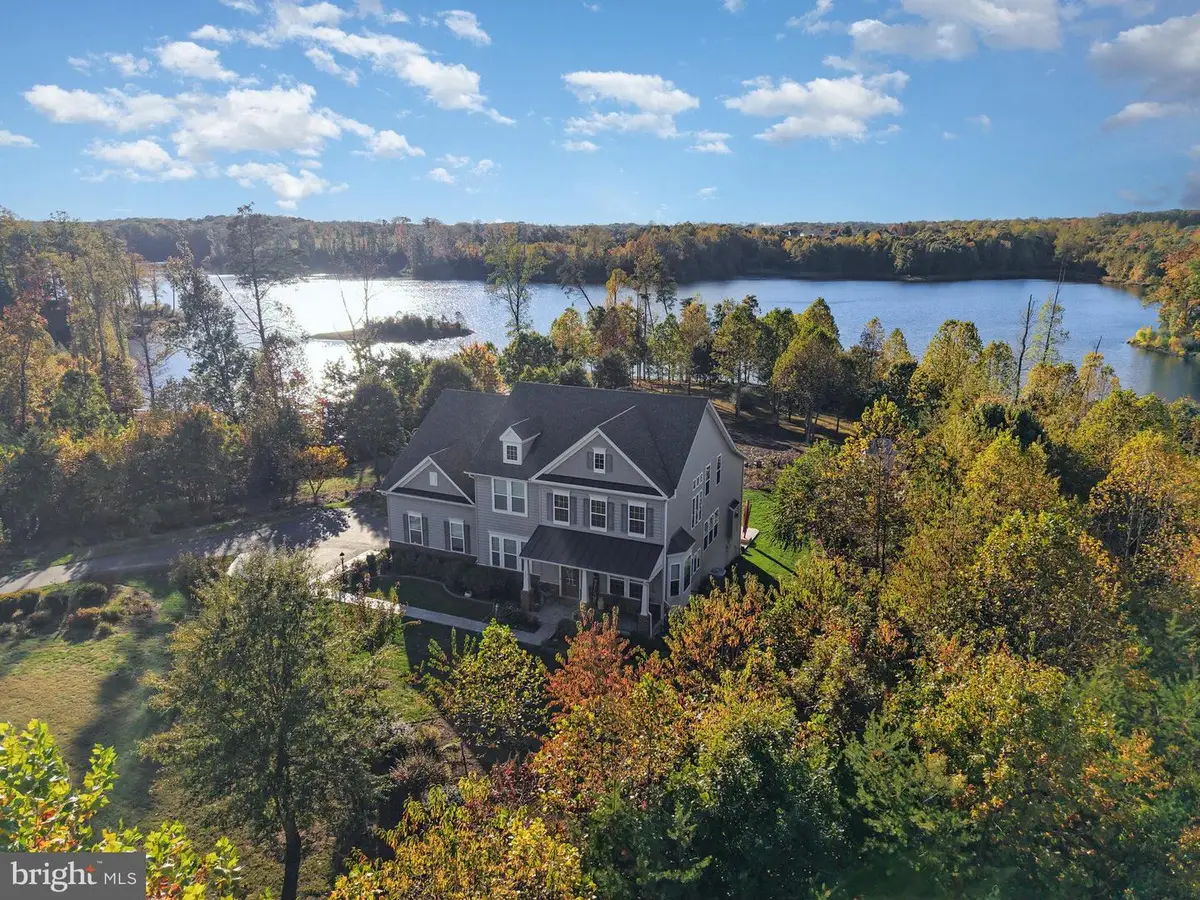 165 Edgewater Dr, Fredericksburg, VA 22406 - Image #1