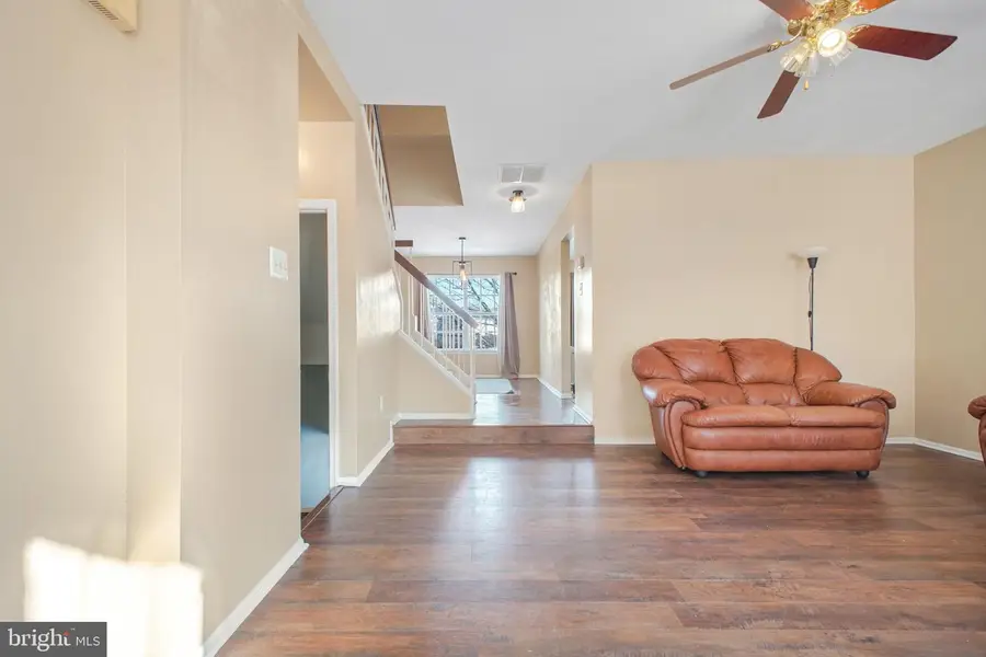 213 Lakeview Ct, Stafford, VA 22554 - #2