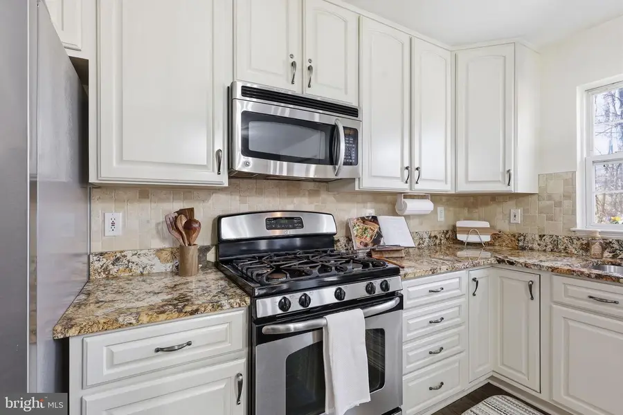 11 Silverthorn Ct, Stafford, VA 22554 - #3