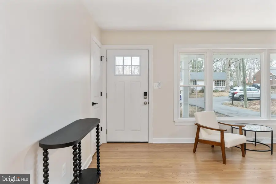 8 Patrick Henry St, Fredericksburg, VA 22405 - #2