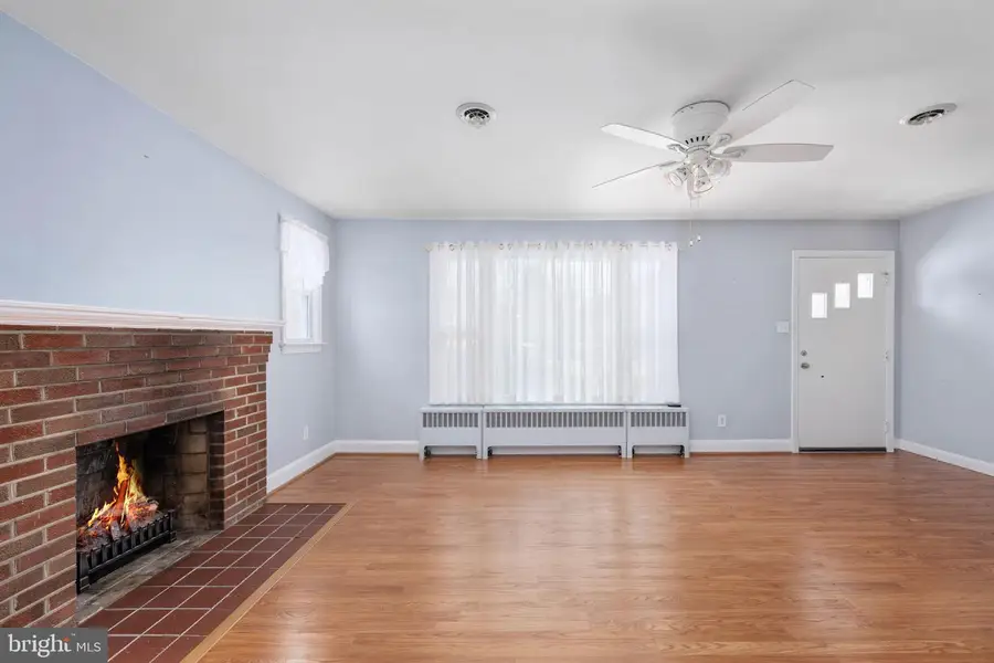 23 Wakefield Ave, Fredericksburg, VA 22405 - #3