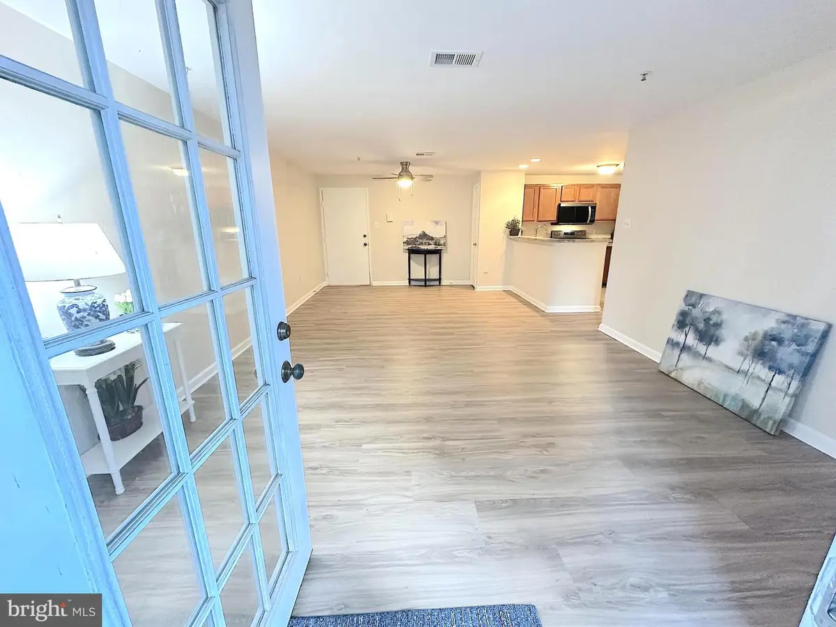 102 Grosvenor Ln #102, Stafford, VA 22554 - #1